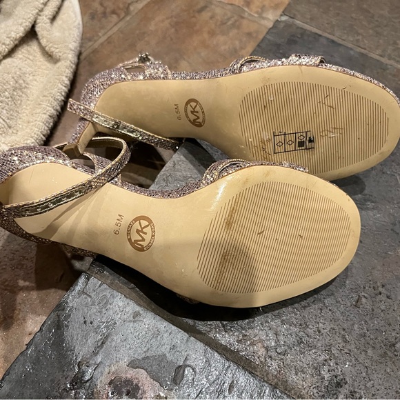 NWOT Michael Kors gold size 6.5 ankle strap open toe heels with 2.5” heels - Picture 7 of 9